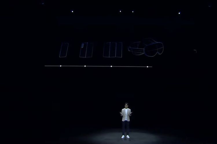 Ilustrasi smartphone lipat tiga Samsung yang dipamerkan saat peluncuran Galaxy S25 series di acara Galaxy Unpacked, 