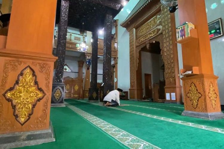 Makam dan sendang di Desa Nyatnyono Kabupaten Semarang menjadi tujuan peziarah