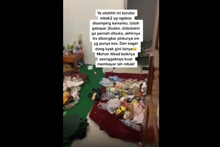 Tangkapan layar video viral kamar kos penuh sampah. Netizen menyebut penghuni kamar indekos tersebut mengidap hoarding disorder.