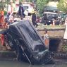 Mobil Tercebur ke Kali Bekasi Utara karena Pengemudi Hilang Kendali, Motor Ikut Tercemplung