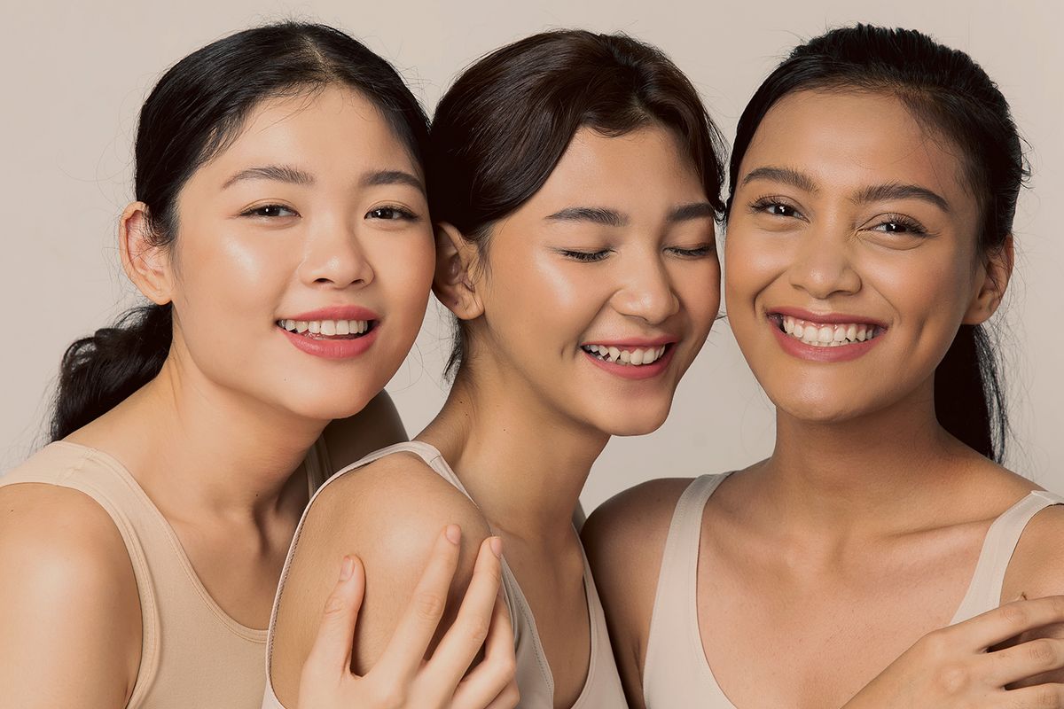 Tampilan riasan wajah yang menggunakan Cuschion Compact Tinted Moisturizer dari Rollover Reaction.