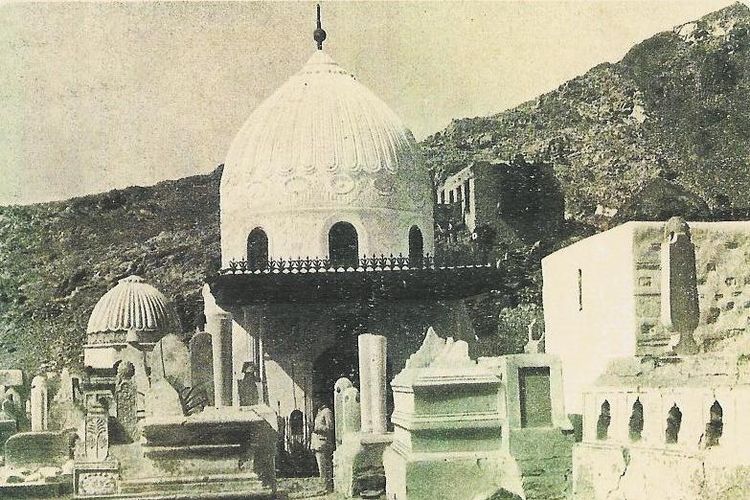 Mausoleum Khadijah di Mekkah sebelum hancur pada 1920-an.

