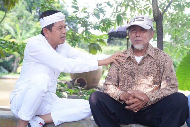 Dedi Mulyadi bersama Kacung Supriatna, petani yang ditagih utang Rp 4 Miliar
