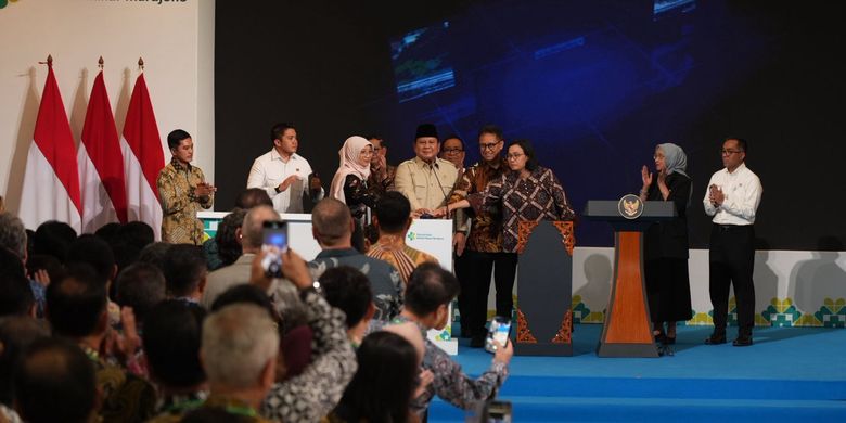 Presiden Republik Indonesia Prabowo Subianto meresmikan Gedung Layanan Terpadu dan Institut Neurosains Nasional di Rumah Sakit Pusat Otak Nasional (RS PON) Mahar Mardjono, Jakarta, Selasa (25/8/2025). 