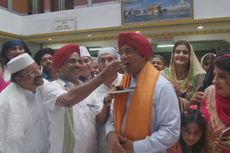 Anies Rayakan Hari Ulang Tahun Ke-48 di Kuil Agama Sikh