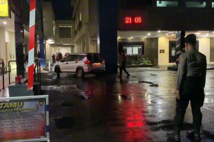 KPK OTT di Tulungagung, Pemeriksaan Berlangsung hingga Sabtu Dini Hari di Mapolres