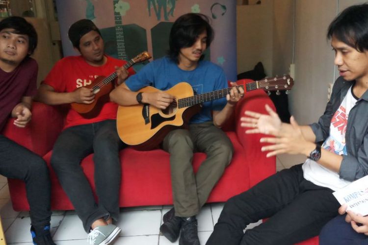 Band Sheila on 7 tampil dalam program Selebrasi (Selebritas Beraksi) yang digelar Kompas.com Entertainment di Coffeewar, Kemang, Jakarta Selatan, Selasa (30/1/2018).