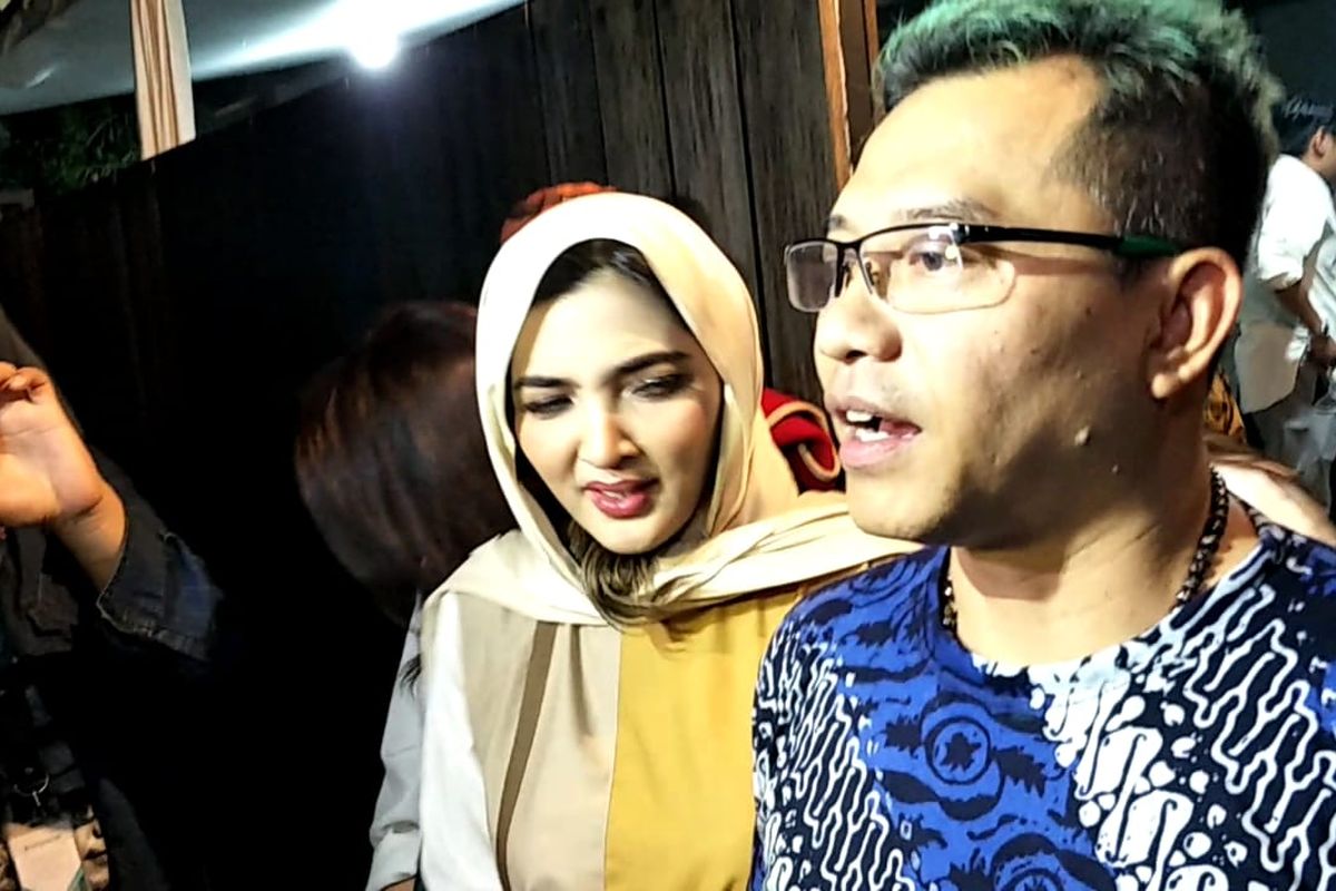 Anang Hermansyah dan Ashanty saat menghadiri 7 hari peringatan meninggalnya Ashraf Sinclair di kawasan Pejaten, Jakarta Selatan, Senin (24/2/2020).