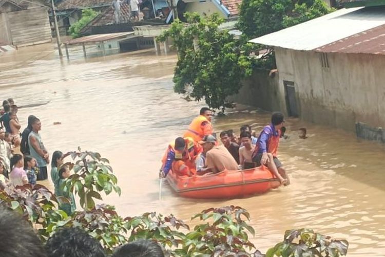 64.624 Jiwa Terdampak Banjir Muratara, 4 Jembatan Putus hingga 17 Sekolah Terendam