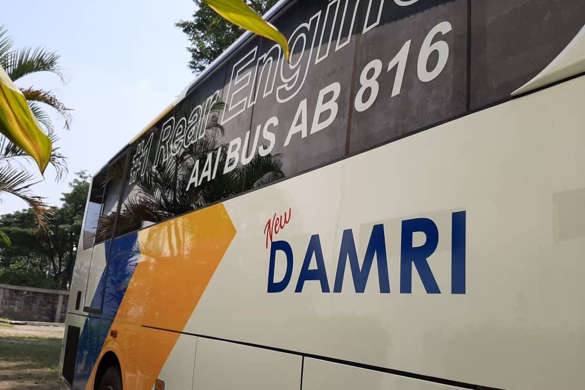 Bus medium Damri