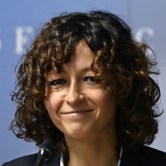 French researcher in Microbiology, Genetics and Biochemistry Emmanuelle Charpentier attends a press conference in Berlin, on October 7, 2020. - Emmanuelle Charpentier of France and Jennifer Doudna of the US on October 7, 2020 won the Nobel Chemistry Prize for research into the gene-editing technique known as the CRISPR-Cas9 DNA snipping tool. (Photo by Tobias SCHWARZ / AFP)