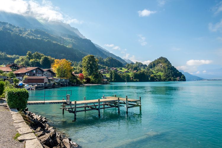 Danau Brienz di Swiss, lokasi syuting Crash Landing on You.