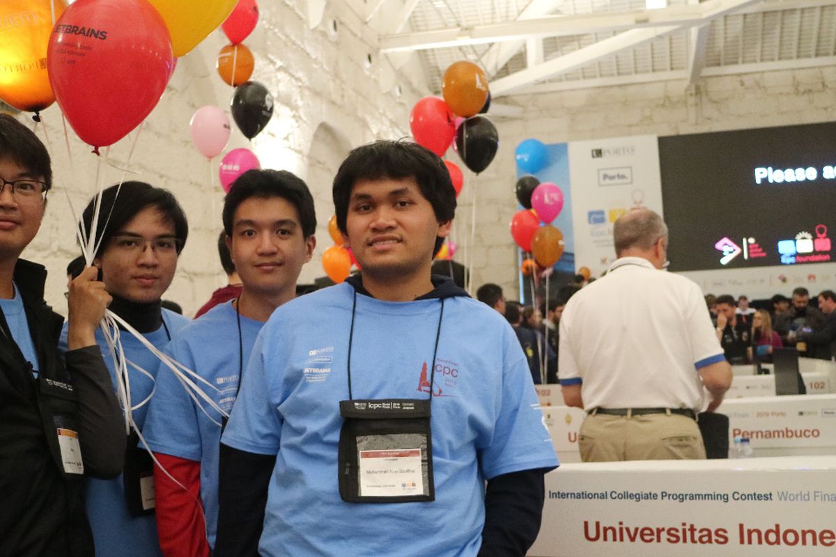 Tiga mahasiswa UI berhasil menduduki peringkat ke-21 bersama dengan Harvard University, Stanford University, dan 17 perguruan tinggi lainnya di dunia di ajang final ACM ICPC 2019 yang berlangsung 31 Maret ? 5 April 2019 di Porto, Portugal.