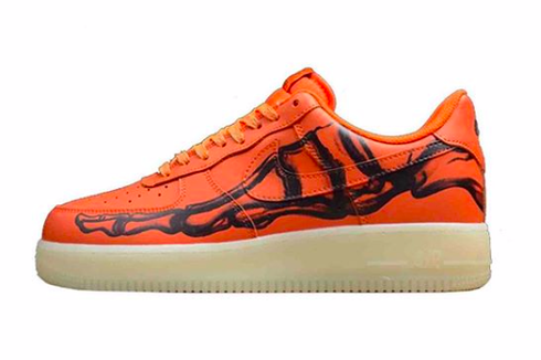 Nike Air Force 1 dengan Ukiran Tulang Kaki Lengkapi Momen Halloweeen