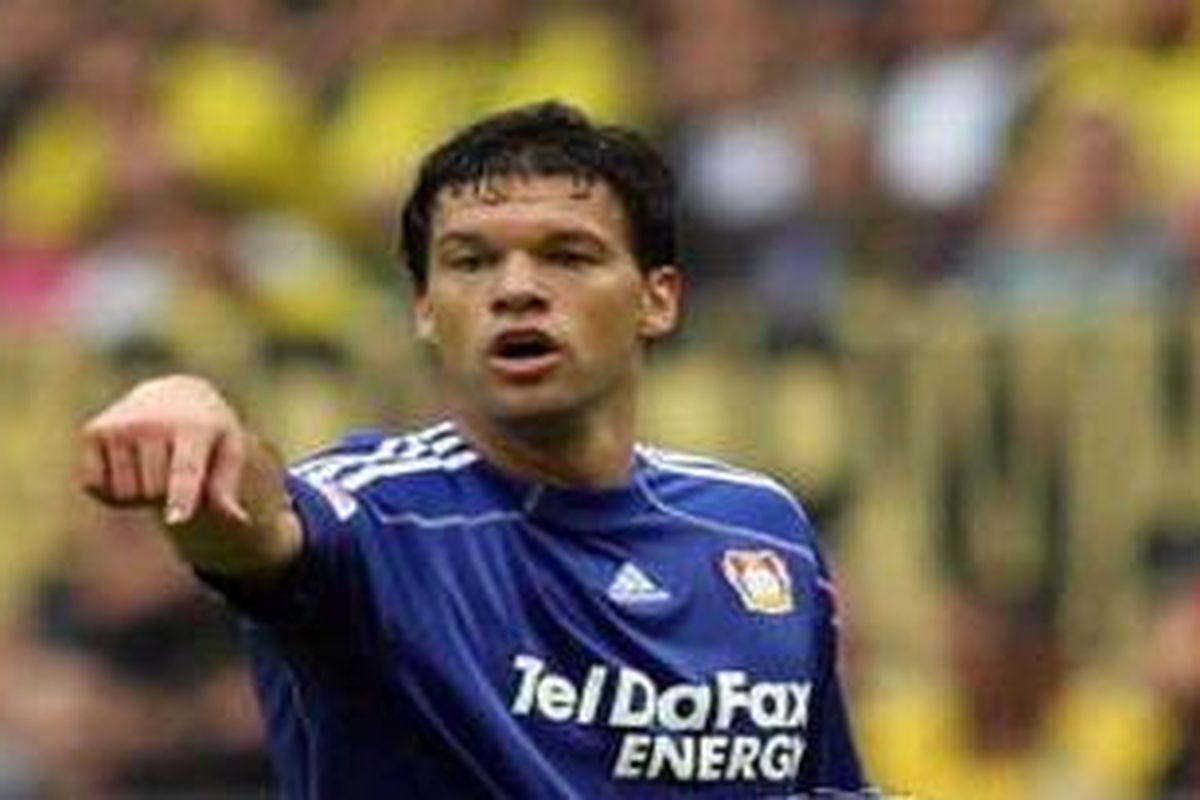 Michael Ballack dengan seragam Bayer Leverkusen.