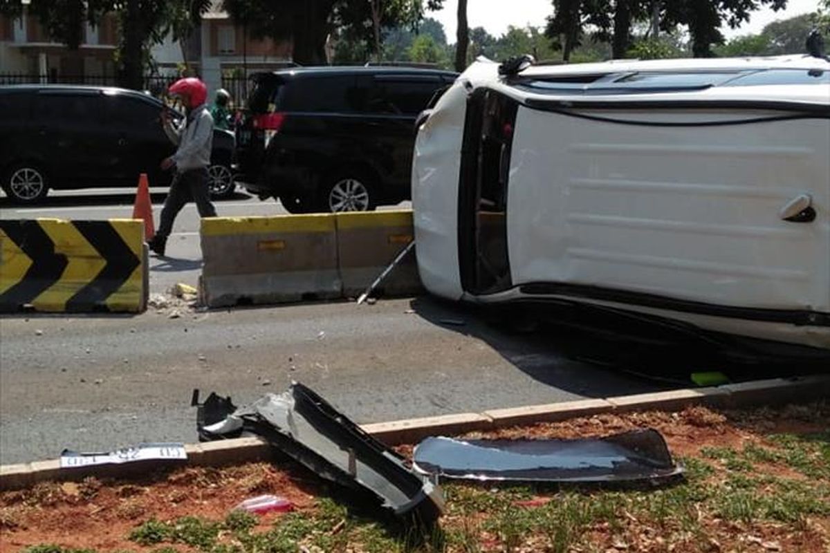 Seorang WNA asal Cina alami kecelakaan lalulintas di Jalan Jendral Sudriman, Jakarta Pusat, Selasa (16/7/2019)