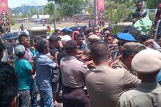 Hina Polisi dan Satpol PP Saat Demo, Pedagang Ditangkap