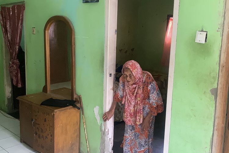 Kisah Nenek Atikah di Sukabumi, Dicoret dari PKH karena Status Ekonomi Mendadak Naik Jadi Desil 6-10