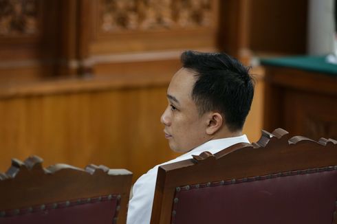 Menangis Tersedu-sedu, Ricky Rizal Minta Maaf ke Ibunya karena Terlibat Kasus Brigadir J