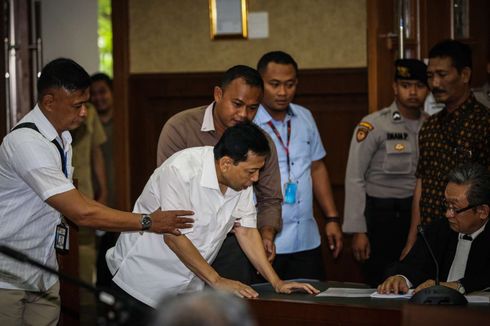 Kembali ke Ruang Sidang, Setya Novanto Kembali Membisu