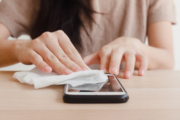 Cara Membersihkan Kamera Depan Tanpa Bongkar HP yang Efektif