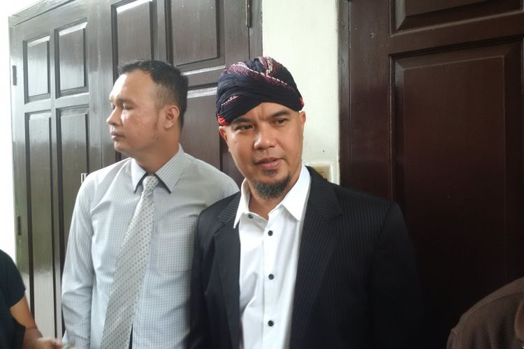 Ahmad Dhani menjalani sidang kasus ujaran kebencian yang menjeratnya di Pengadilan Negeri Jakarta Selatan, Senin (3/9/2018).