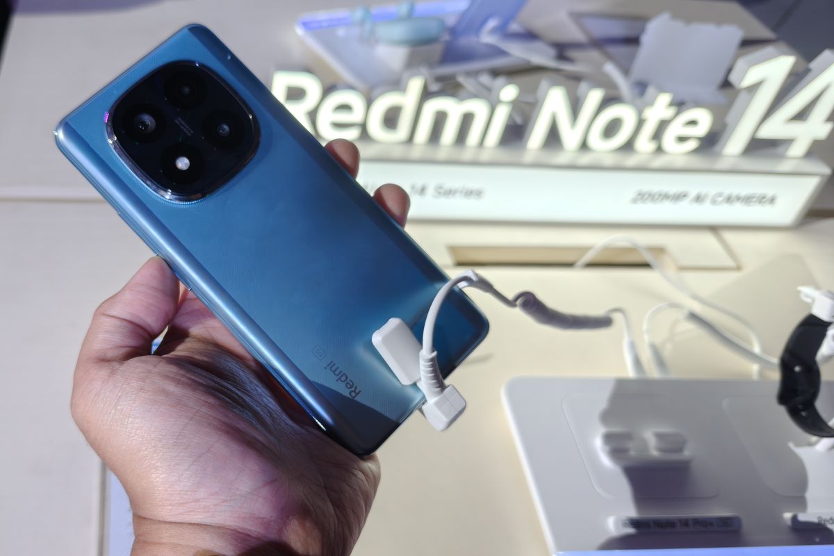 Ilustrasi bagian belakang Redmi Note 14 Pro Plus.