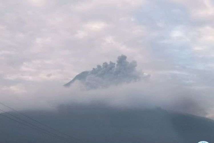 Visual Gunung Lewotobi Laki-laki pada Rabu (29/5/2024)