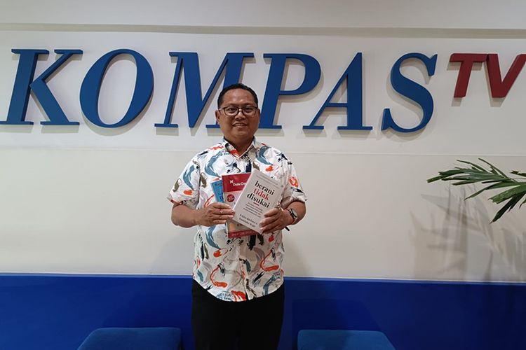 Bupati Gorontalo Utara Thariq Modanggu saat berkunjung ke KG Media di Palmerah, Jakarta Pusat, Rabu (22/2/2023)