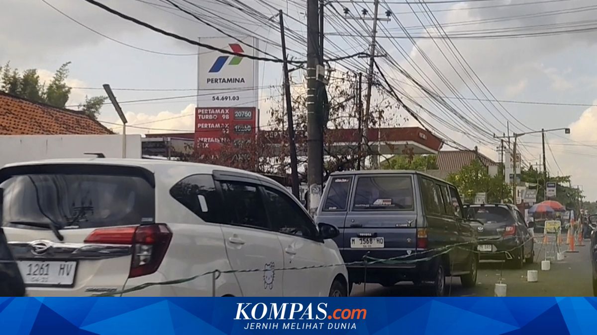 Khawatir Stok Menipis, Antrean BBM di Bangkalan Masih Mengular