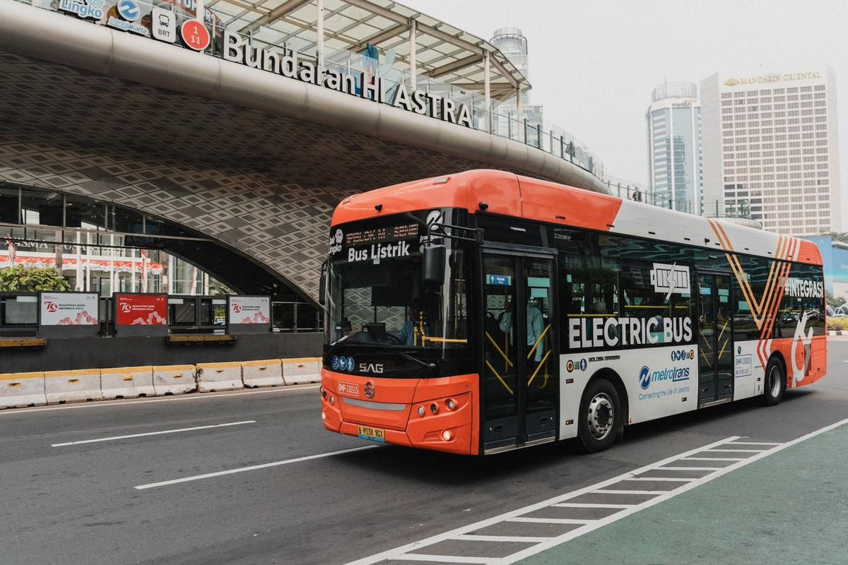 Pada Desember 2024, SAG berencana meluncurkan bus High Deck 12M baru yang akan beroperasi di jalur TransJakarta. 