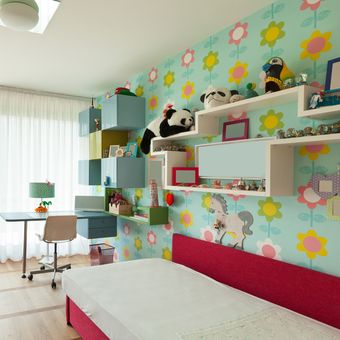 ilustrasi kamar anak dengan warna cerah