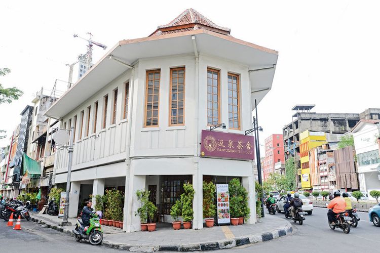 Bangunan Pantjoran Tea House di Taman Sari, Jakarta Barat.