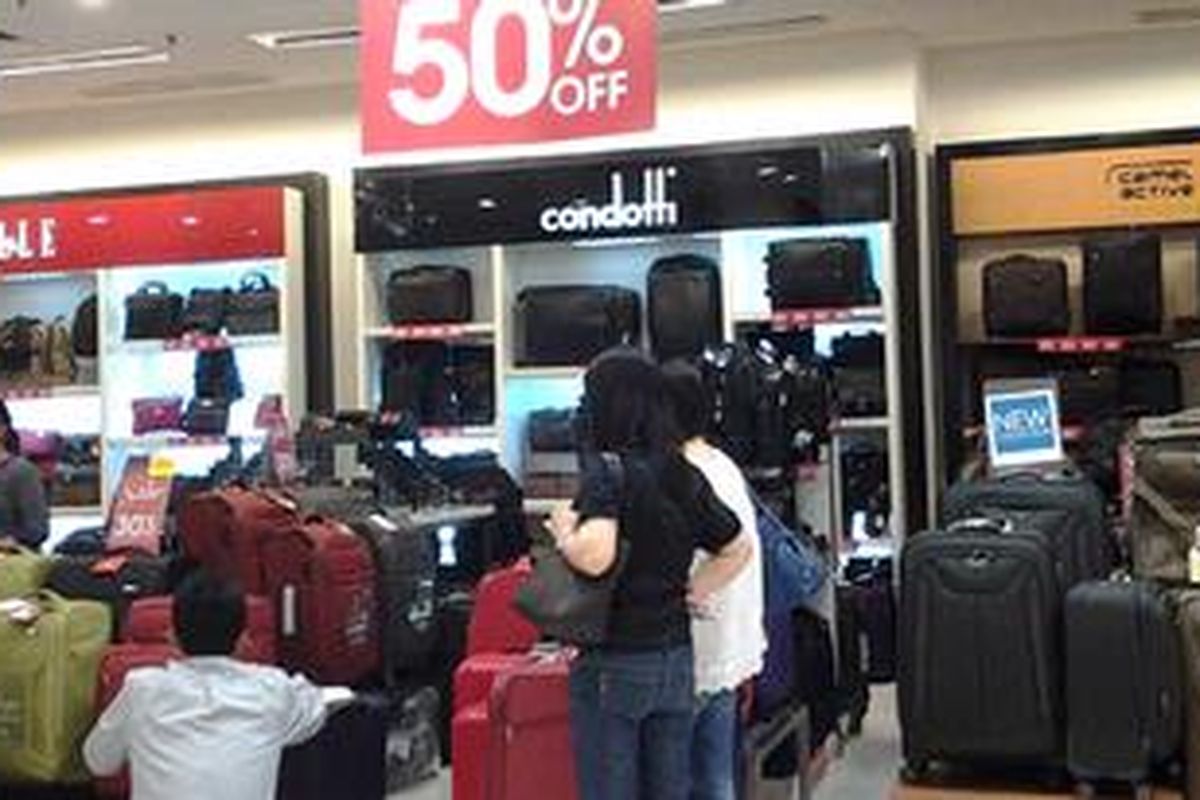 Koper masih jadi primadona di Morning Shopping Senayan City.