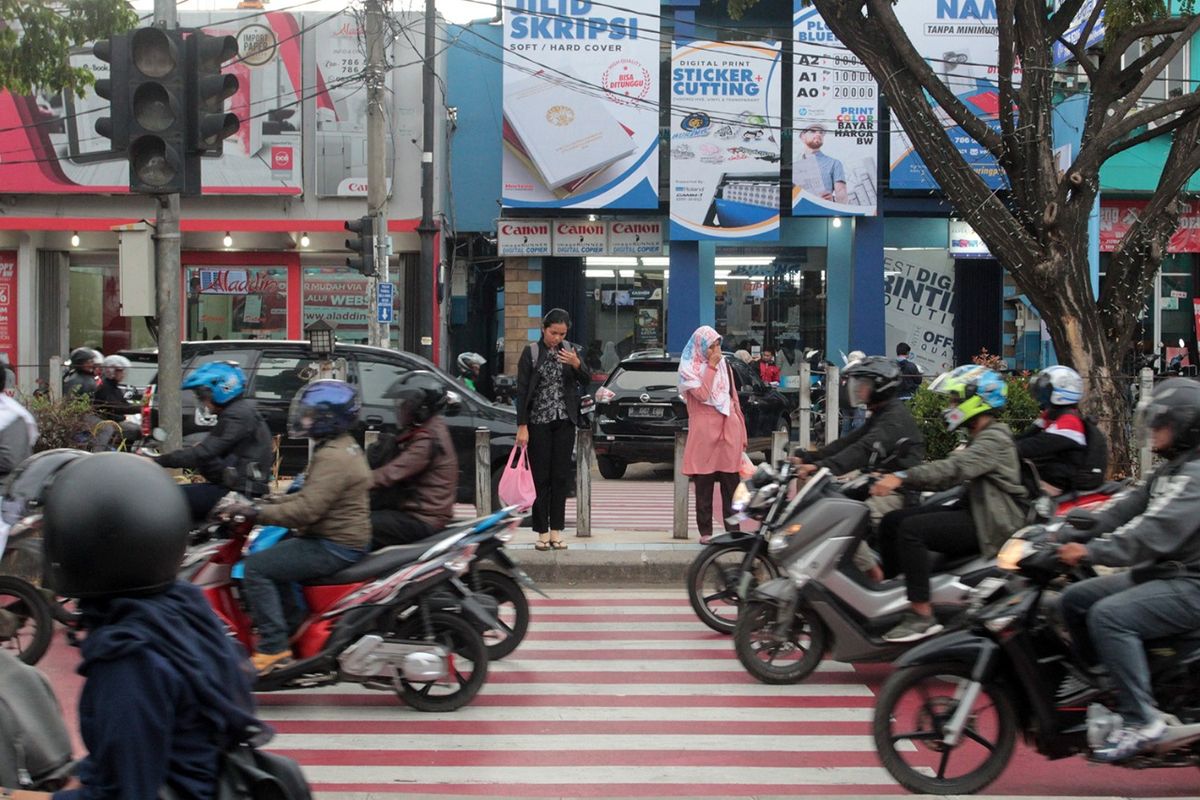 Lampu Lalu lintas pelican crossing di Jalan Margonda, Depok, Rabu (10/4/2019).