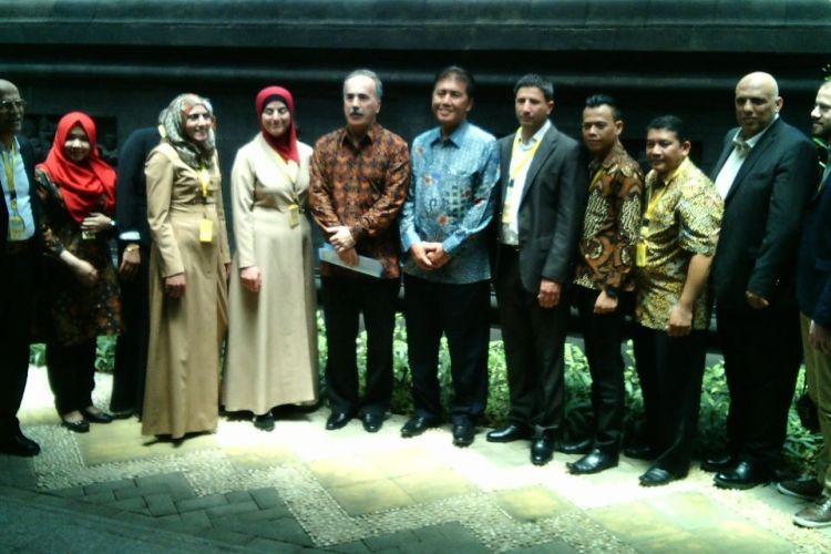 Warga asal Palestina besama tenaga ahli Balai Konservasi Borobudur (BKB) Magelang dalam rangka  International Training Workshop on Tourism and Antiquities for Palestinians , Senin (13/3/2017)