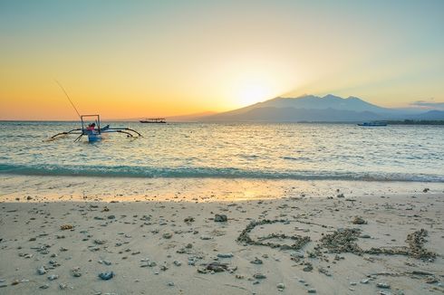 Discover Vibrant Marine Life and Romantic Sunsets at Gili Air in Lombok, Indonesia