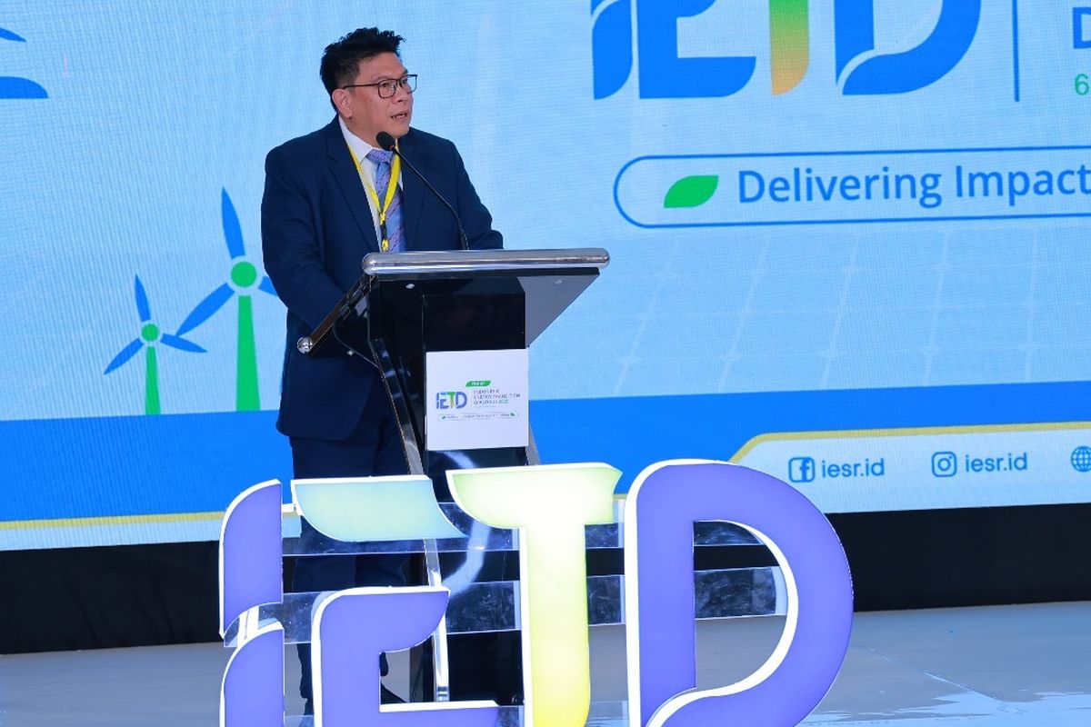 CEO IESR Fabby Tumiwa menegaskan perlunya percepatan investasi energi bersih dalam forum IETD 2025 di Jakarta, Senin (6/10/2025).