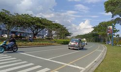 Mengenal Boulevard, Jalan Lebar yang Sering Menghiasi Perumahan Elit