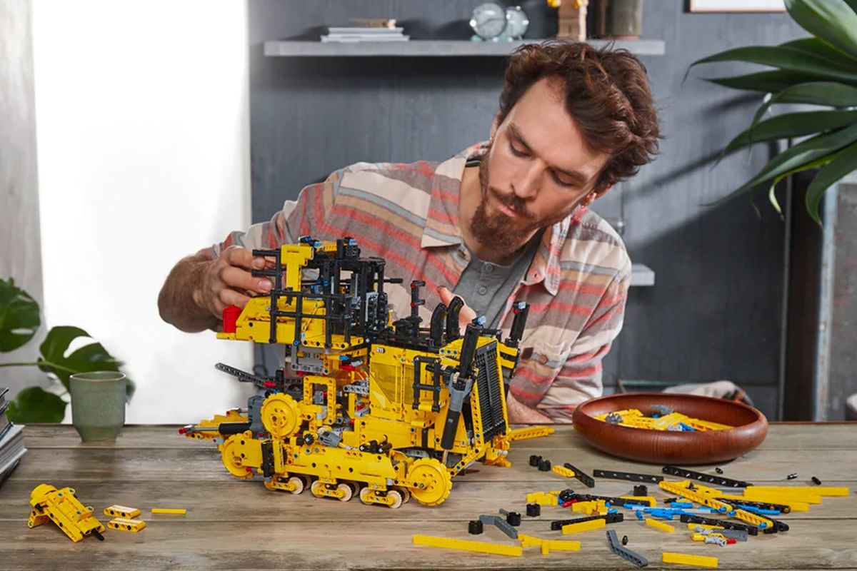 Lego D11 CAT Bulldozer.