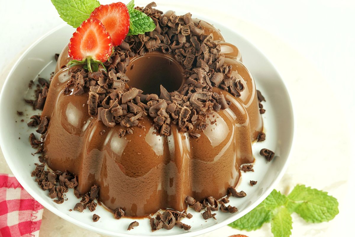 Ilustrasi puding cake cokelat yang bisa kamu buat untuk kue ulang tahun orang spesial.