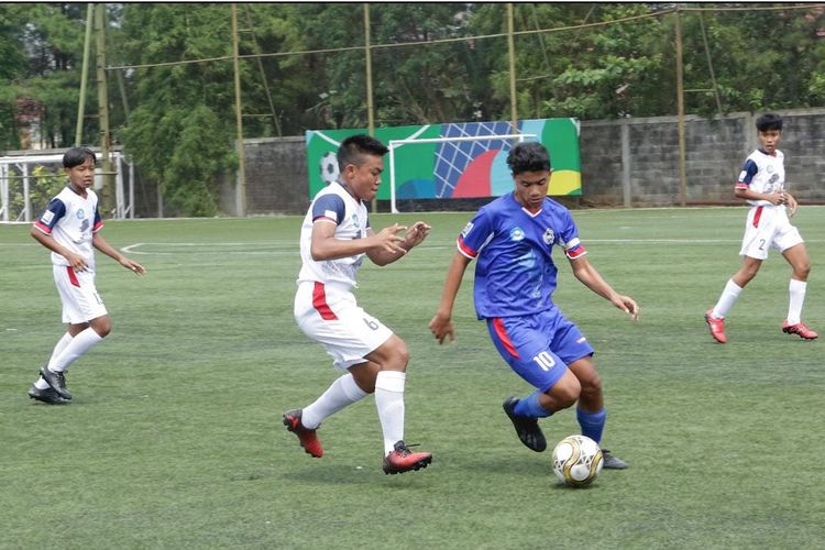 Kementerian Pendidikan, Kebudayaan, Riset, dan Teknologi (Kemendikbud Ristek) melalui Pusat Prestasi Nasional kembali menggelar ajang pencarian bakat pesepakbola muda Indonesia melalui Gala Siswa Indonesia (GSI) tingkat Sekolah Menengah Pertama (SMP).