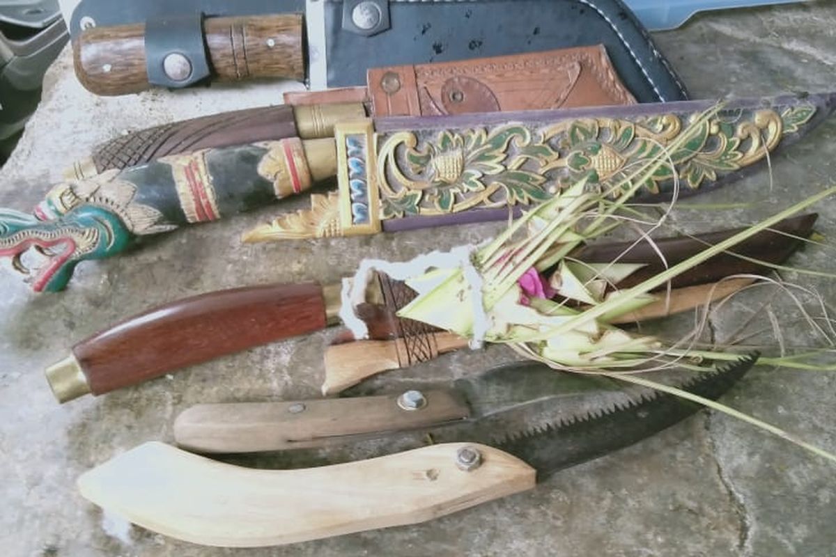 Senjata dalam upacara Tumpek Landep di Bali 