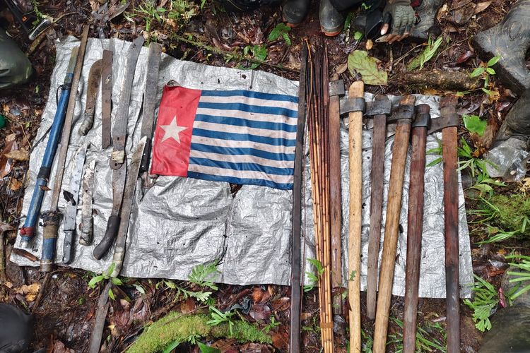 Temukan Markas OPM Nduga, TNI Sita Pistol hingga Amunisi