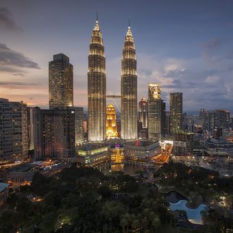 Ilustrasi pemandangan kota Kuala Lumpur, Malaysia. 