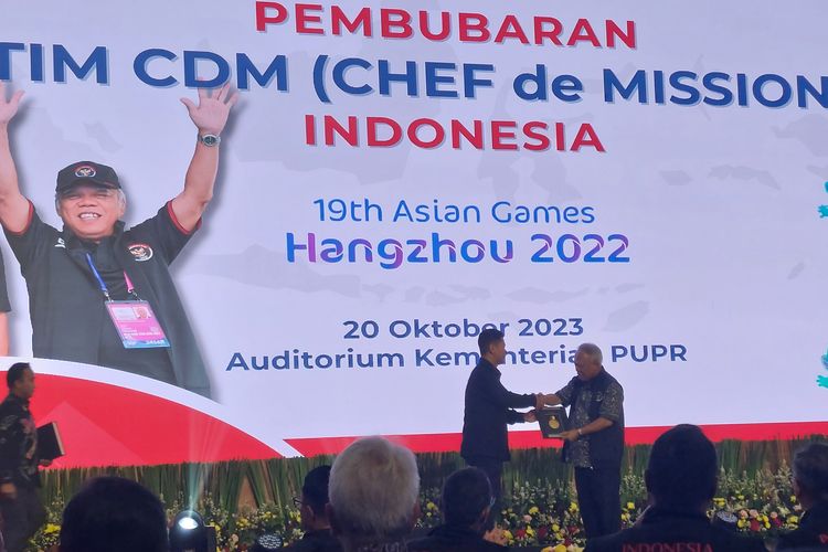 Acara pembubaran tim Chef de Mission (CdM) Asian Games 2022 di Auditorium Kementerian PUPR, Jakarta, Jumat (20/10/2023). 