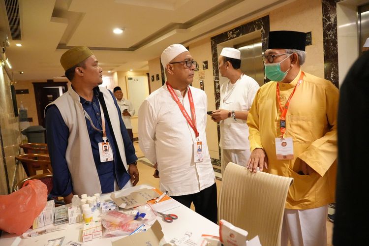 Anggota Tim Pengawas (Timwas) Haji DPR R, Syarief Abdullah Alkadrie tinjau pemondokan haji asal Kalimantan Barat. 