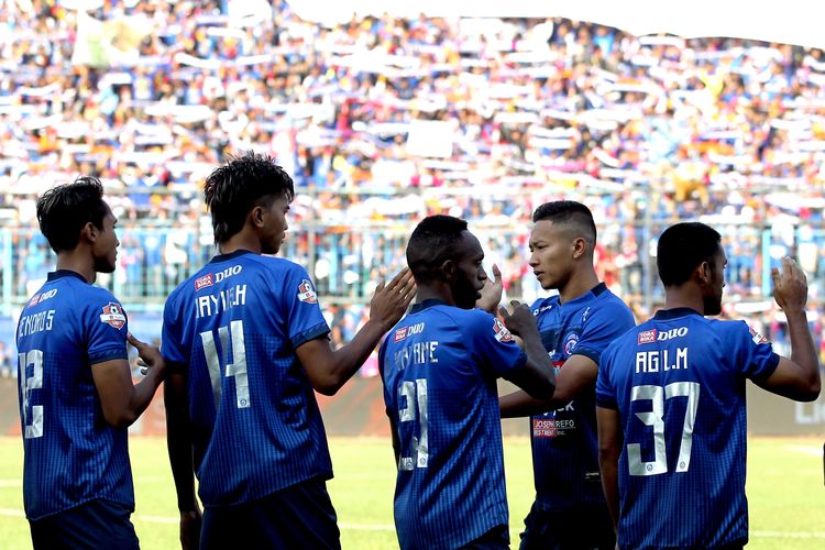 Pemain Arema FC yang berasal dari Kota Malang, Dendi Santoso.