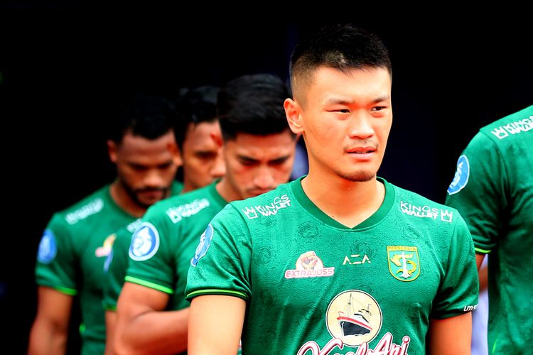 Pemain asing Persebaya Surabaya sepanjang Liga 1 2022-2023, Sho Yamamoto. Terkini, Sho Yamamoto menjadi aktor kemenangan pada laga Persebaya vs Persita di Stadion Gelora Bung Tomo, Surabaya, Sabtu (12/8/2023) yang berakhir 1-0. 