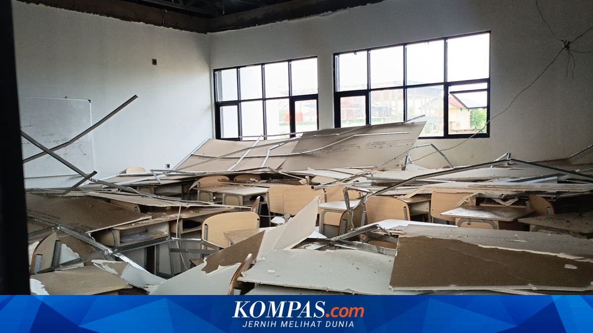 Baru 6 Bulan Digunakan, Plafon SMKN 1 Soreang Ambruk, 5 Siswa Terluka ~TR

Klik untuk baca: